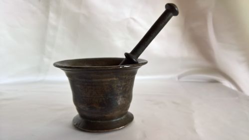 Bronze mortar and pestle, 18th century