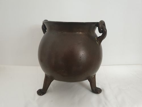 Bronze cauldron with wrought iron handle, 17th century