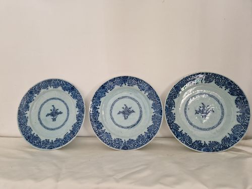 Set of 3 Dutch Delft plates, 18th century